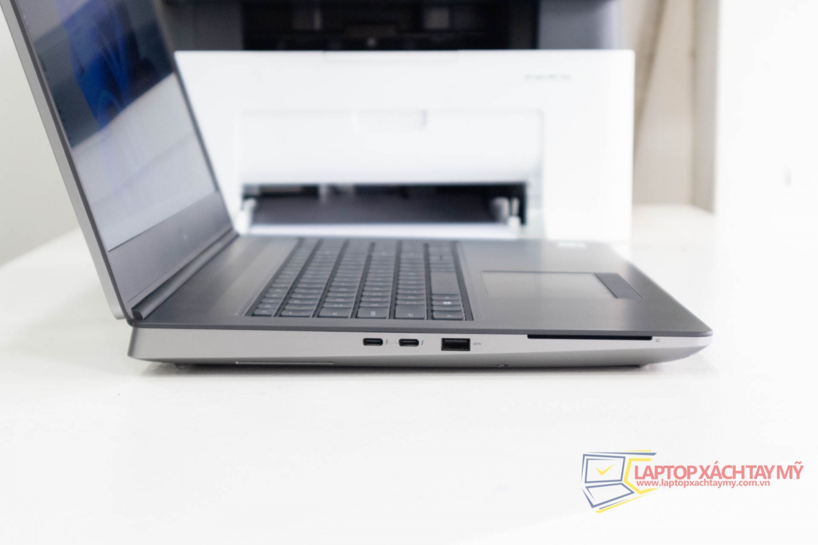 i7 10850H, RAM 32 GB, SSD 512 GB,Nvidia Quadro RTX3000 6GB, 17.3 in