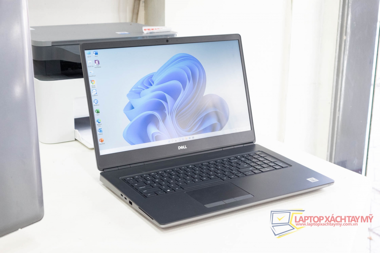 i7 10850H, RAM 32 GB, SSD 512 GB,Nvidia Quadro RTX3000 6GB, 17.3 in