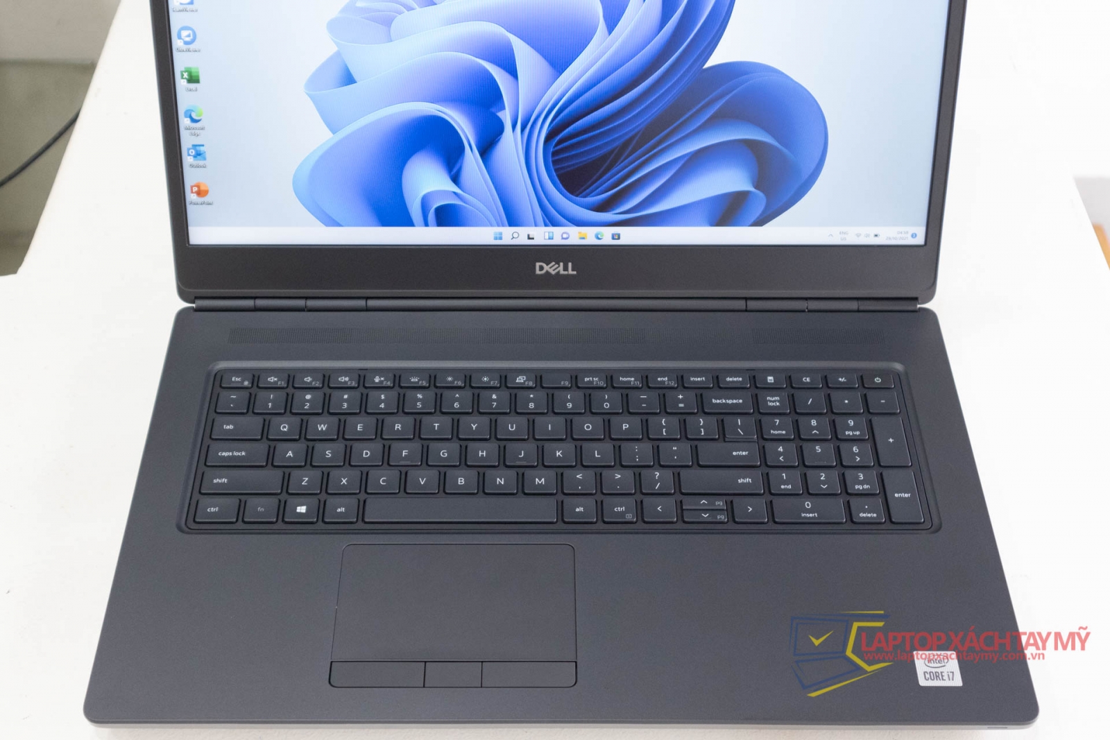 i7 10850H, RAM 32 GB, SSD 512 GB,Nvidia Quadro RTX3000 6GB, 17.3 in