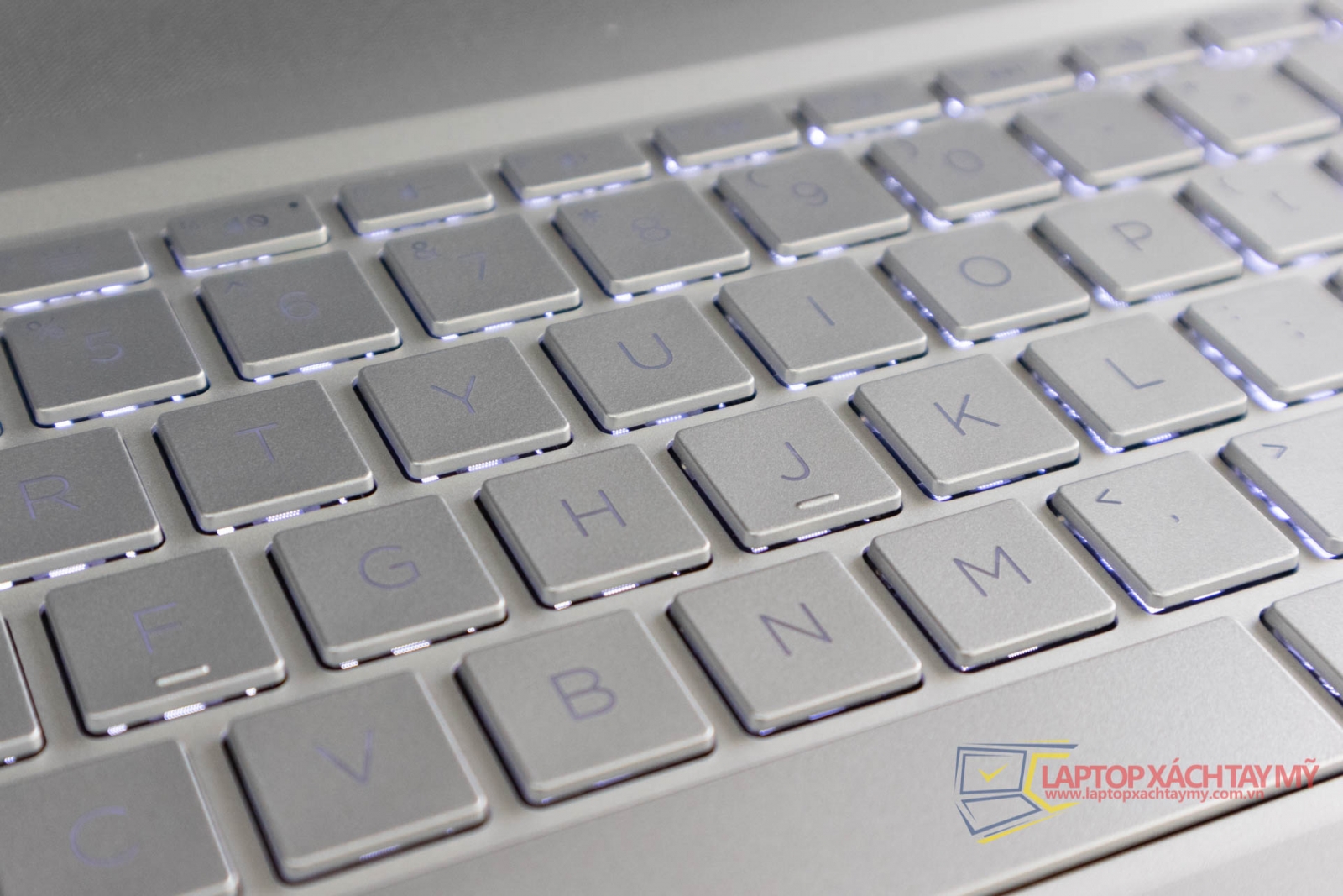 HP Envy Laptop 17 - Intel I7 10510U, Ram 12G, SSD 512G, Card MX250