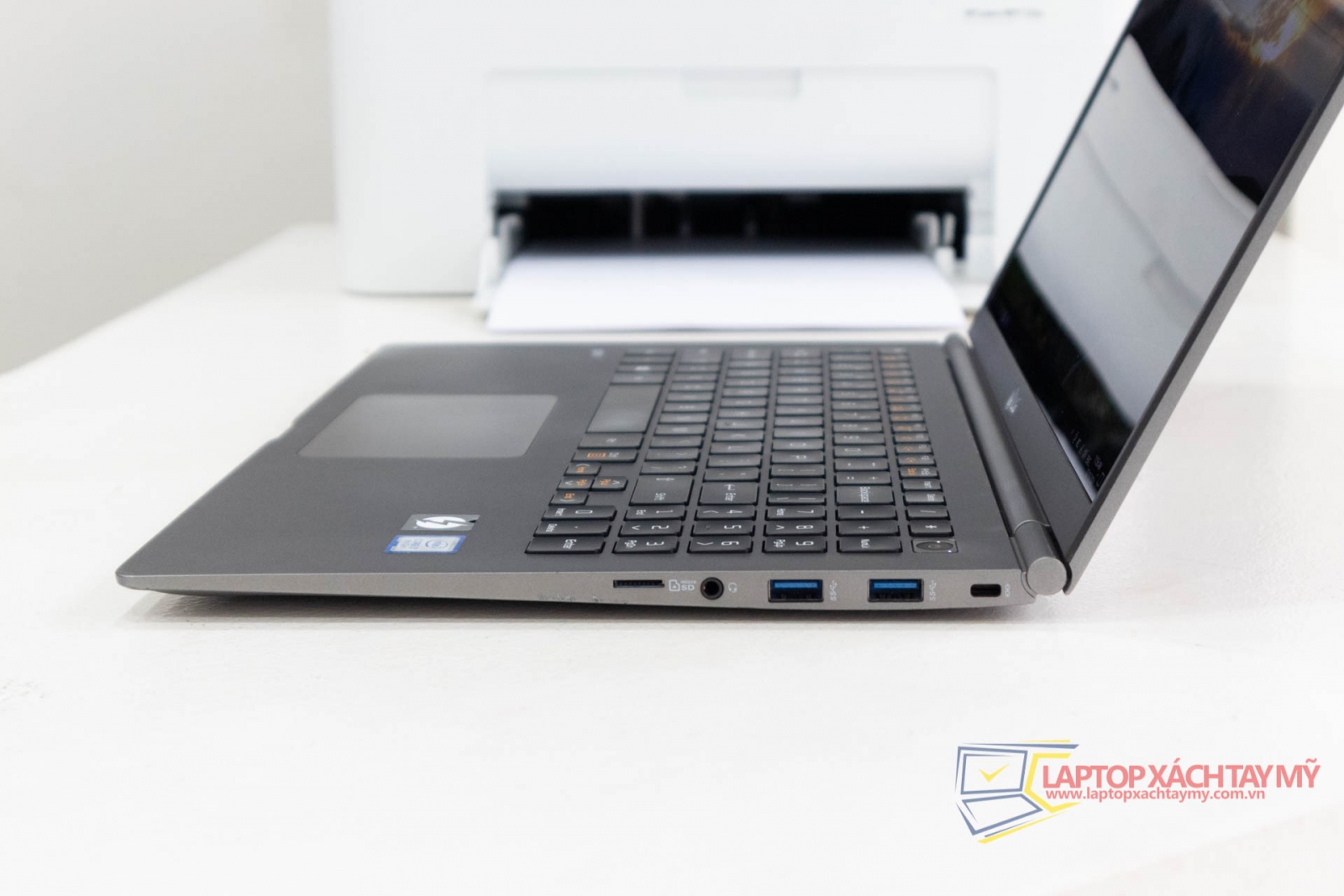 LG Gram 15 - Intel I7 8550U, Ram 16Gb, SSD 256Gb, Màn Hình 15.6 IN