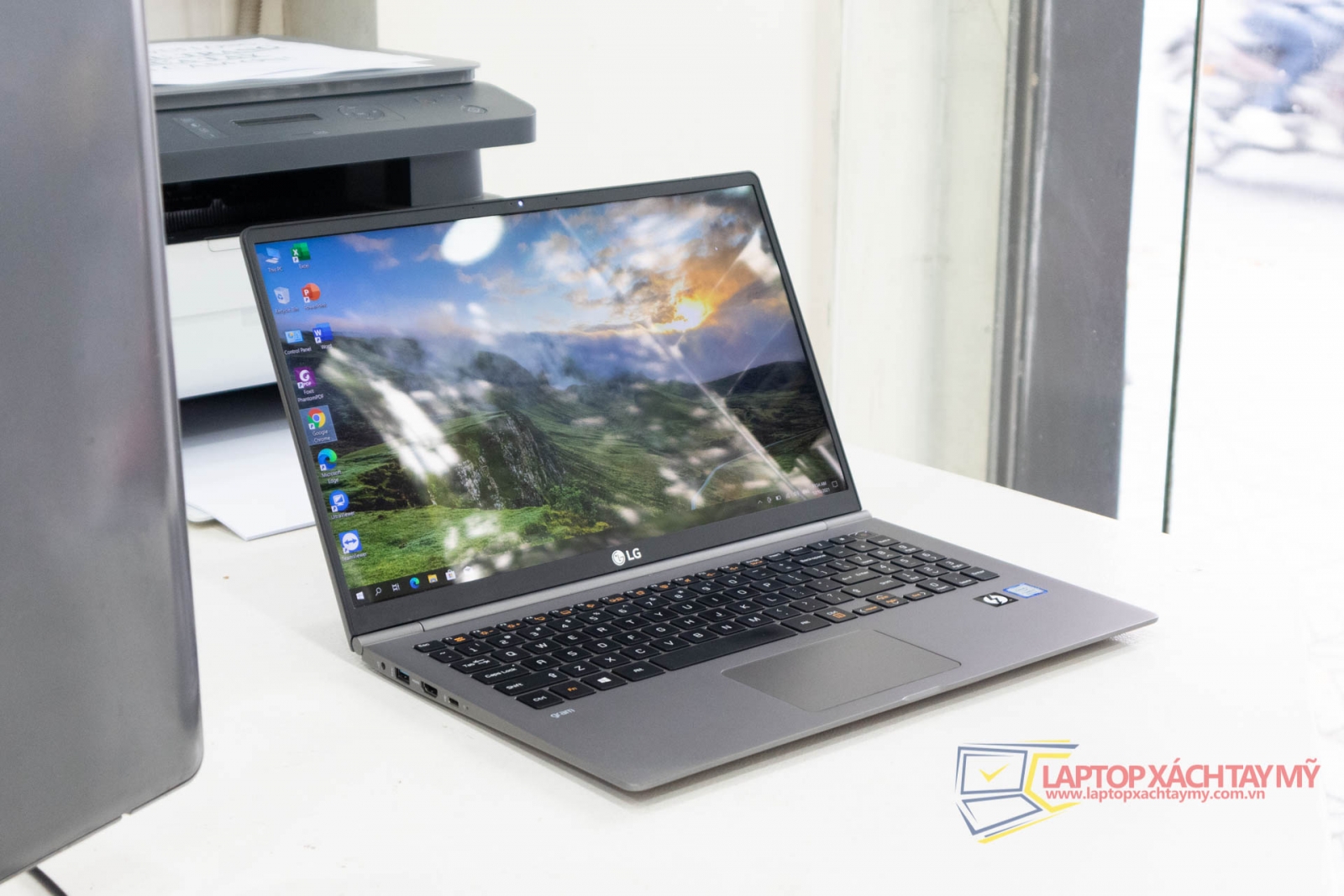 LG Gram 15 - Intel I7 8550U, Ram 16Gb, SSD 256Gb, Màn Hình 15.6 IN