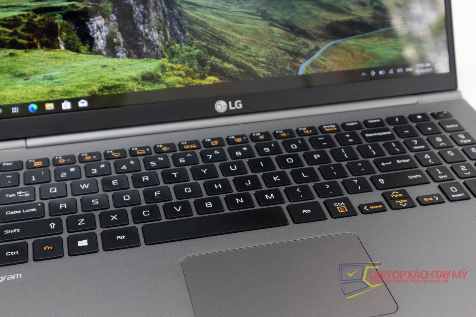 LG Gram 15 - Intel I7 8550U, Ram 16Gb, SSD 256Gb, Màn Hình 15.6 IN