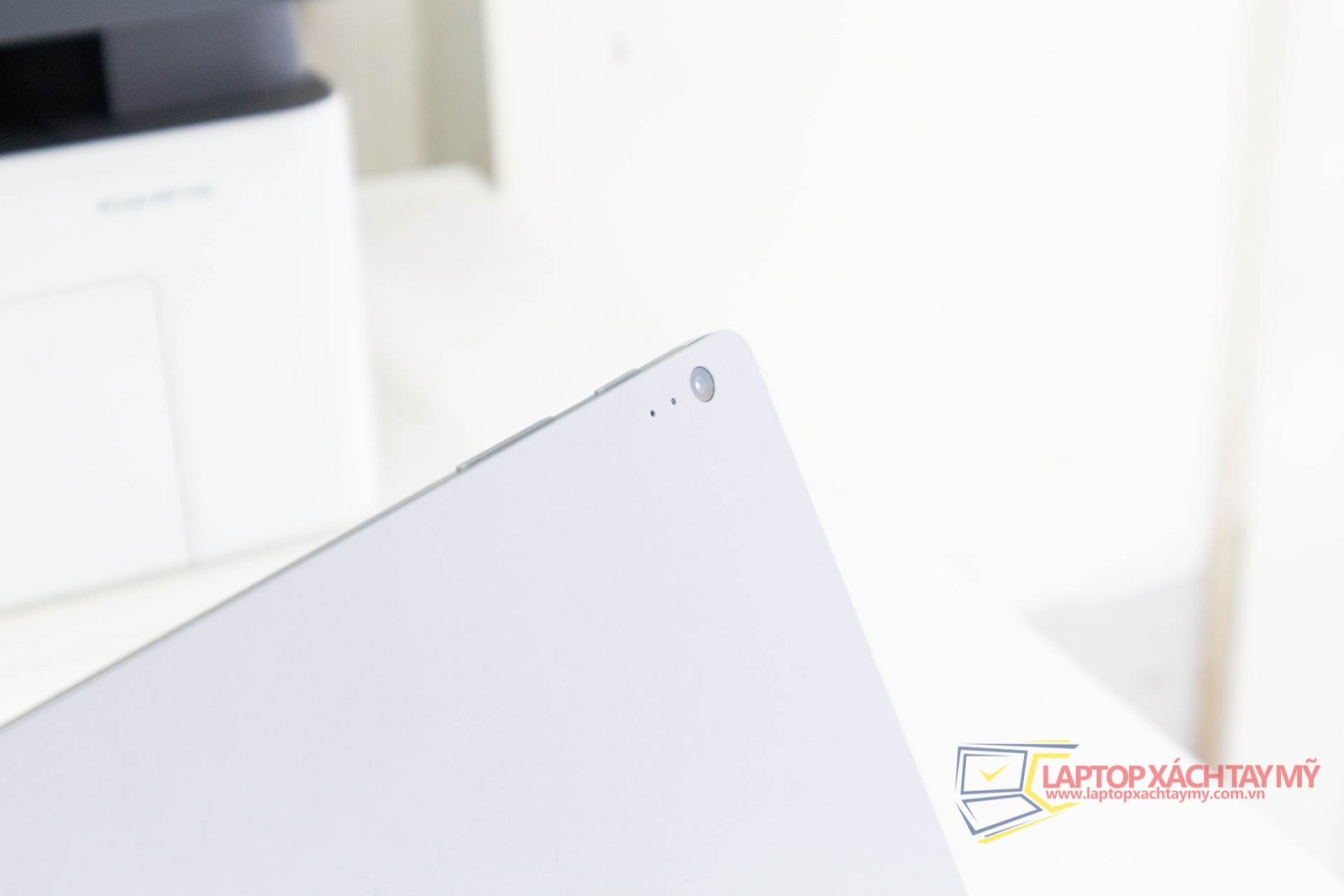 Surface Book 2 13, i7 8650U, Ram 16G, SSD 512, màn hình 13.5